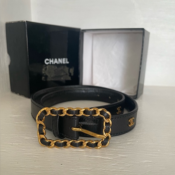 SPECIAL SALE‼️ Authentic vintage Chanel black leather belt + CC logos. - Picture 2 of 10